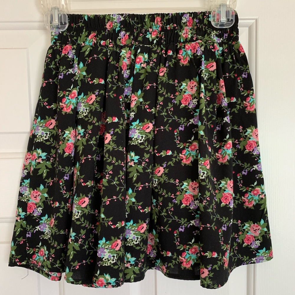 Floral mini skirt